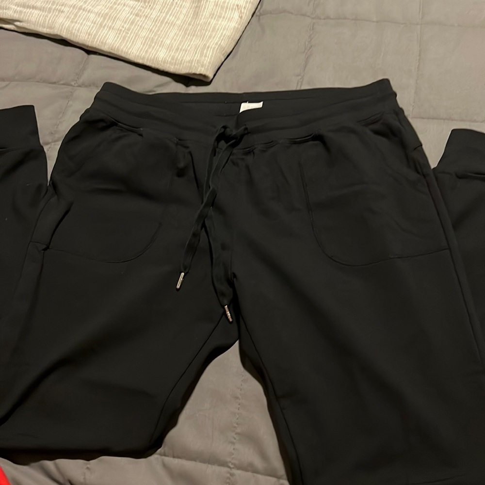 Zyia black unwind joggers